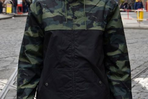 Bundy Quiksilver máme i v cool černo/maskáčové kombinaci ❄️
