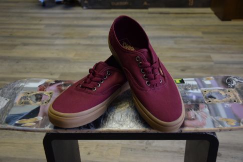 Fresh barva Authentic od VANS