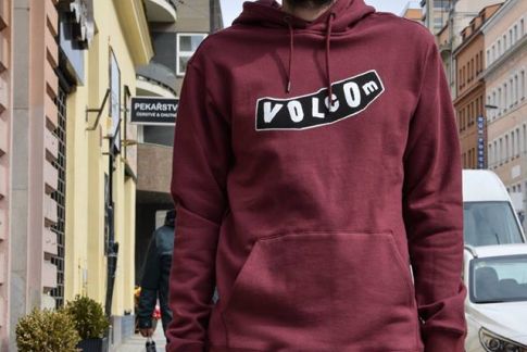 Mikinu Volcom?